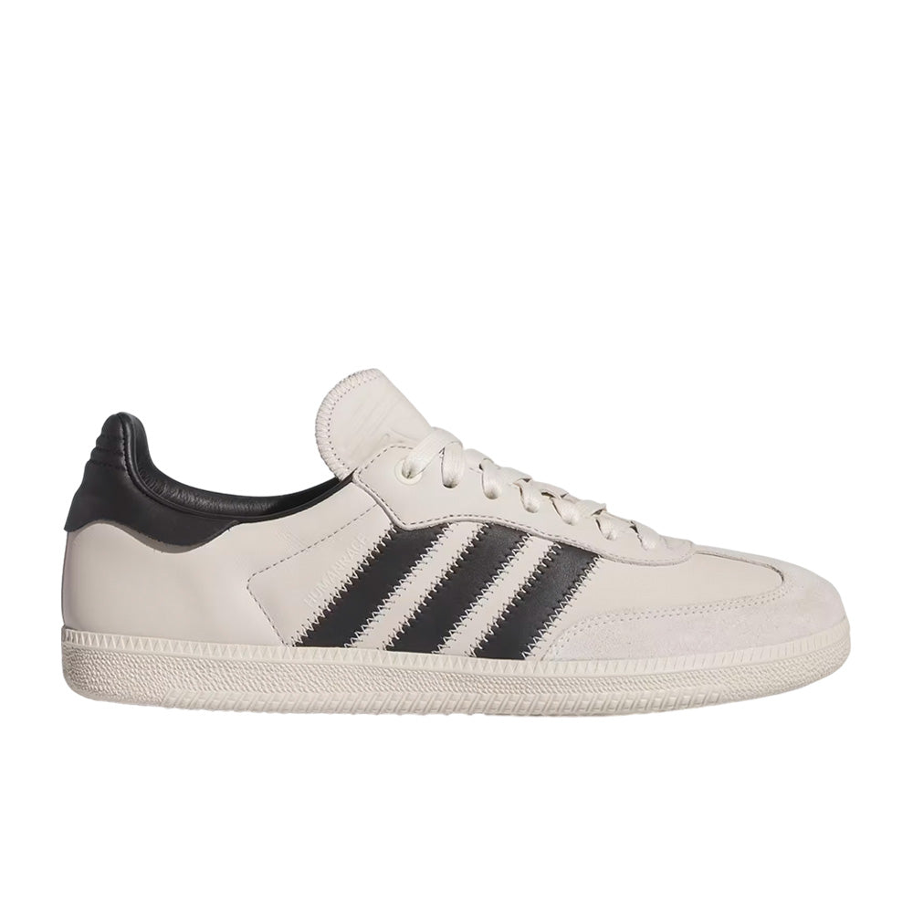 Adidas blanche pharrell williams hotsell